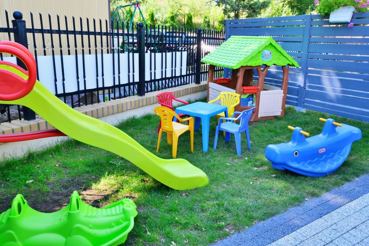 Pokoje Goscinne Muszelka 300 M Do Plazy Mielno  Buitenkant foto